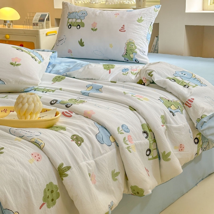 91家纺网 家纺一手货源 找家纺 梵克保罗 2025新款水洗糯糯棉卡通印花滚绳包边夏被 恐龙乐园