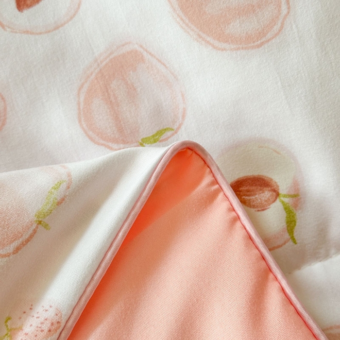 91家纺网 家纺一手货源 找家纺 梵克保罗 2025新款水洗糯糯棉卡通印花滚绳包边夏被 水蜜桃