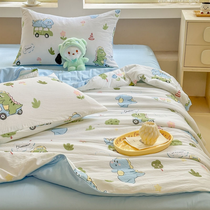 91家纺网 家纺一手货源 找家纺 梵克保罗 2025新款水洗糯糯棉卡通印花滚绳包边夏被 恐龙乐园