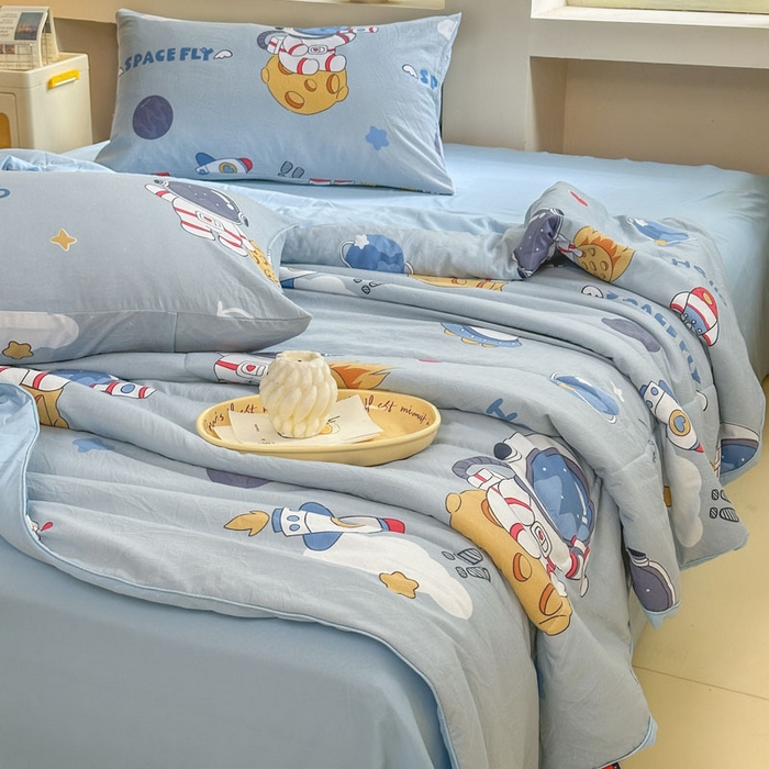 91家纺网 家纺一手货源 找家纺 梵克保罗 2025新款水洗糯糯棉卡通印花滚绳包边夏被 太空漫步