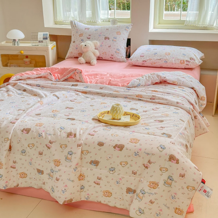 91家纺网 家纺一手货源 找家纺 梵克保罗 2025新款水洗糯糯棉卡通印花滚绳包边夏被 快乐小狗