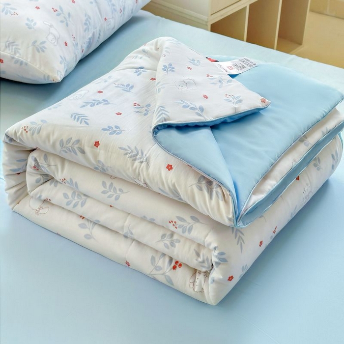 91家纺网 家纺一手货源 找家纺 梵克保罗 2025新款水洗糯糯棉卡通印花滚绳包边夏被 喵语