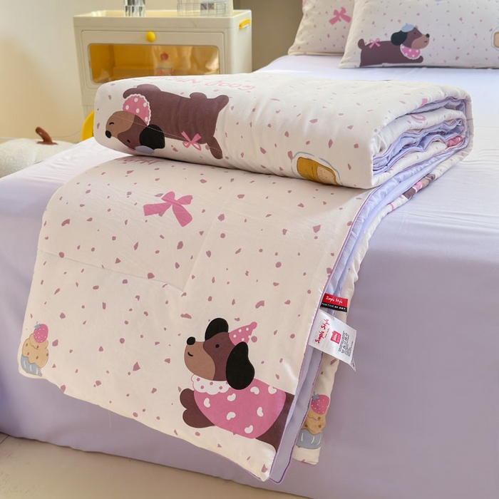 91家纺网 家纺一手货源 找家纺 梵克保罗 2025新款水洗糯糯棉卡通印花滚绳包边夏被 彩彩狗