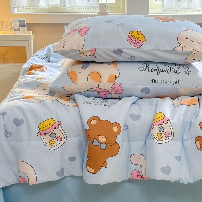 91家纺网 家纺一手货源 找家纺 梵克保罗 2025新款水洗糯糯棉卡通印花滚绳包边夏被 小猫逃离记