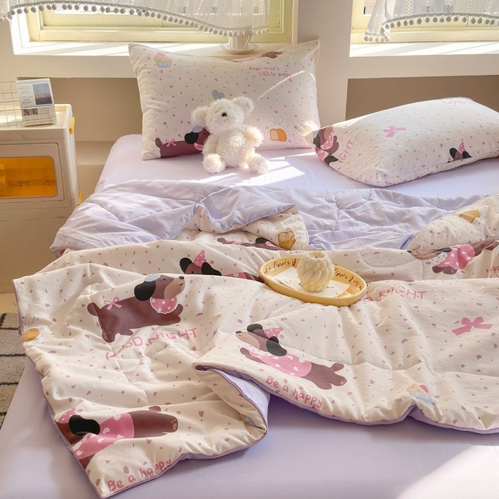 91家纺网 家纺一手货源 找家纺 梵克保罗 2025新款水洗糯糯棉卡通印花滚绳包边夏被 彩彩狗