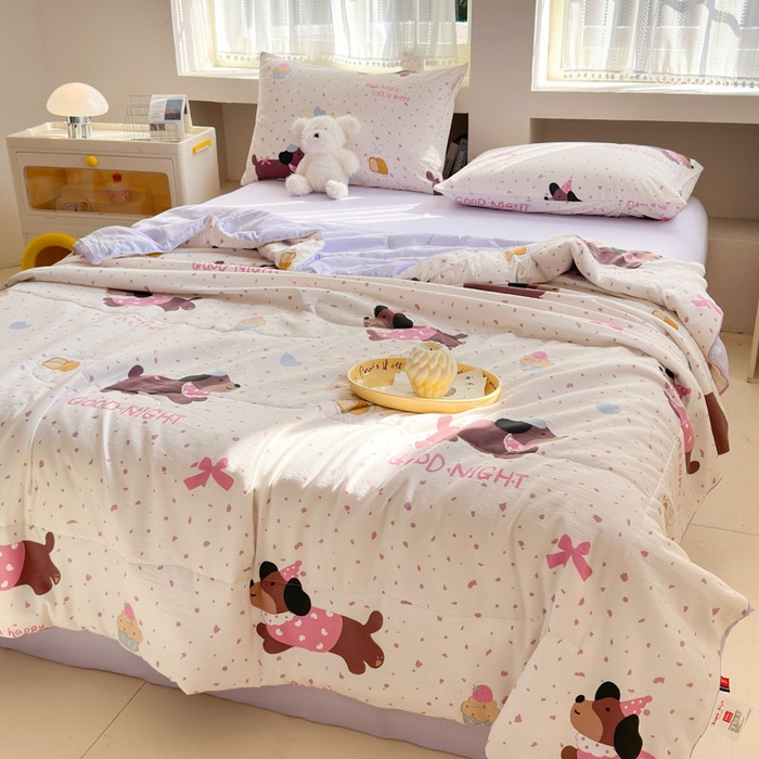 91家纺网 家纺一手货源 找家纺 梵克保罗 2025新款水洗糯糯棉卡通印花滚绳包边夏被 彩彩狗