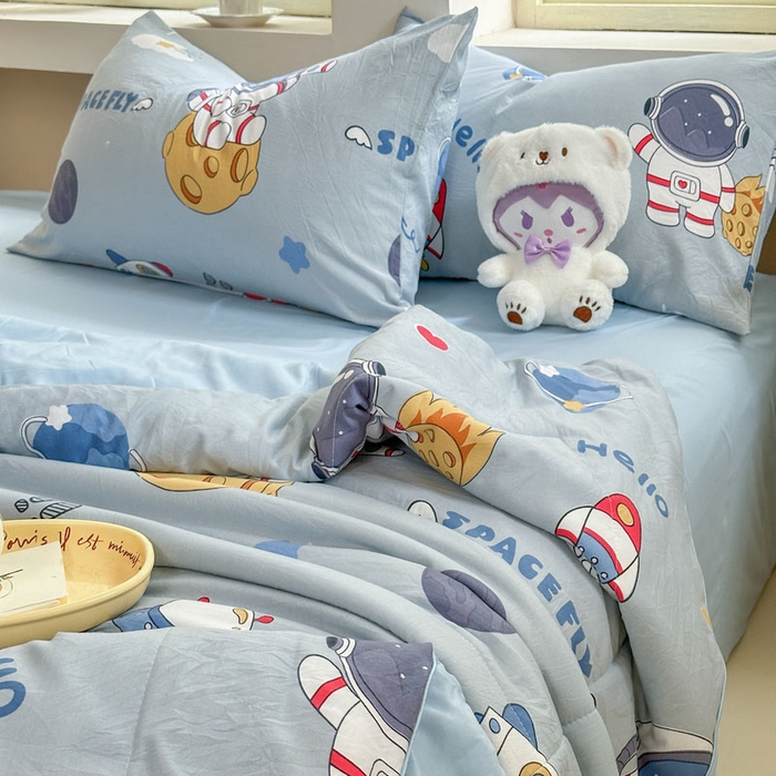91家纺网 家纺一手货源 找家纺 梵克保罗 2025新款水洗糯糯棉卡通印花滚绳包边夏被 太空漫步