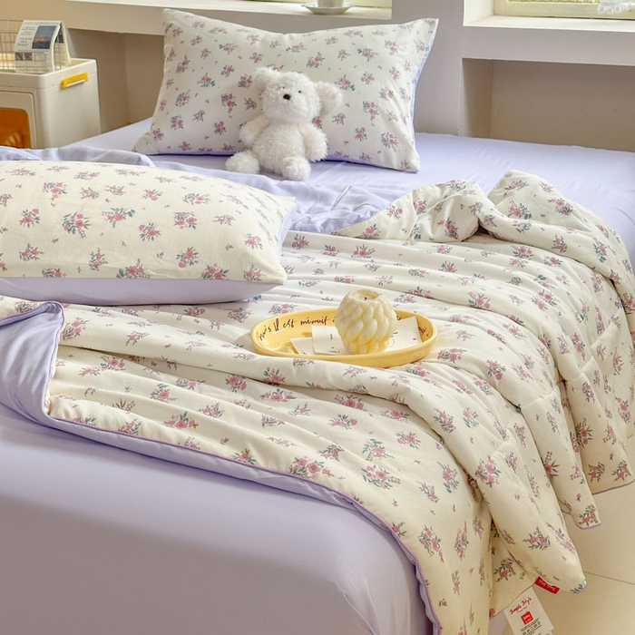 91家纺网 家纺一手货源 找家纺 梵克保罗 2025新款水洗糯糯棉卡通印花滚绳包边夏被 半秋风铃