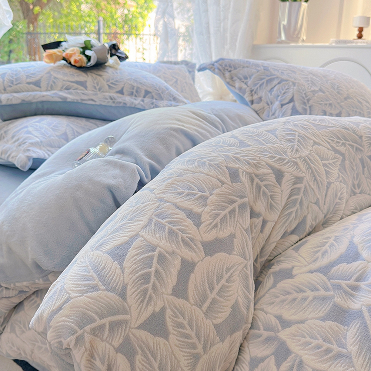 91家纺网 家纺一手货源 找家纺 昊川家纺 2025新款短毛绒牛奶绒立体雕花四件套 叶之恋-蓝