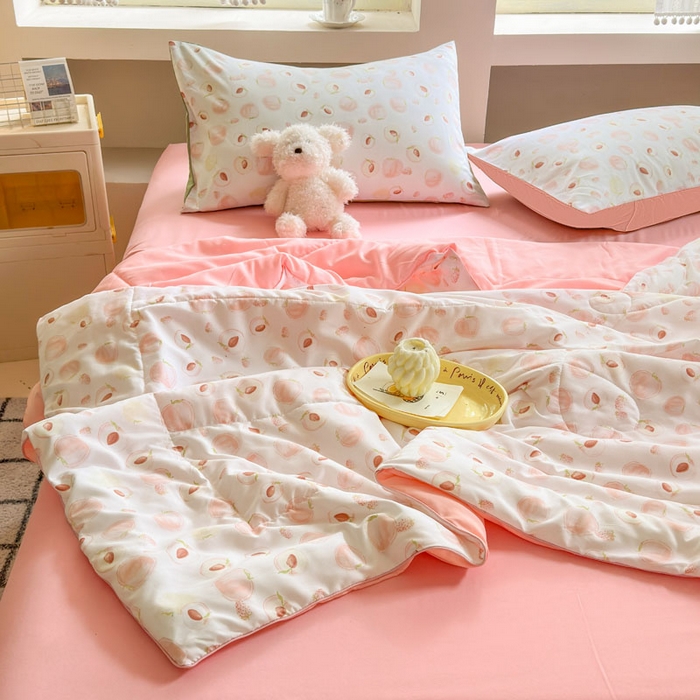 91家纺网 家纺一手货源 找家纺 梵克保罗 2025新款水洗糯糯棉卡通印花滚绳包边夏被 水蜜桃