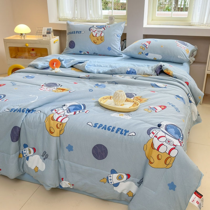 91家纺网 家纺一手货源 找家纺 梵克保罗 2025新款水洗糯糯棉卡通印花滚绳包边夏被 太空漫步