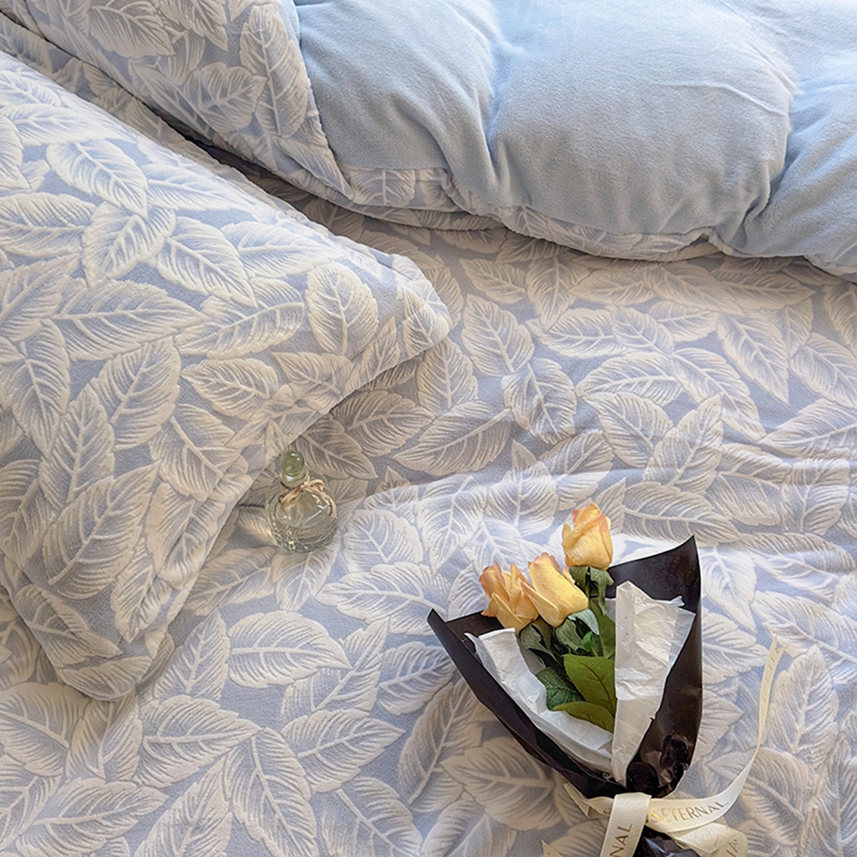 91家纺网 家纺一手货源 找家纺 昊川家纺 2025新款短毛绒牛奶绒立体雕花四件套 叶之恋-蓝