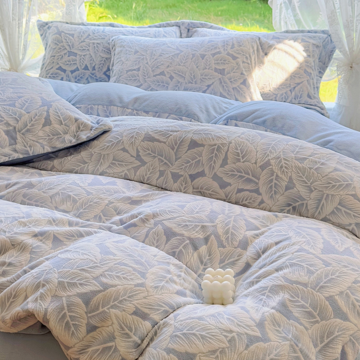 91家纺网 家纺一手货源 找家纺 昊川家纺 2025新款短毛绒牛奶绒立体雕花四件套 叶之恋-蓝