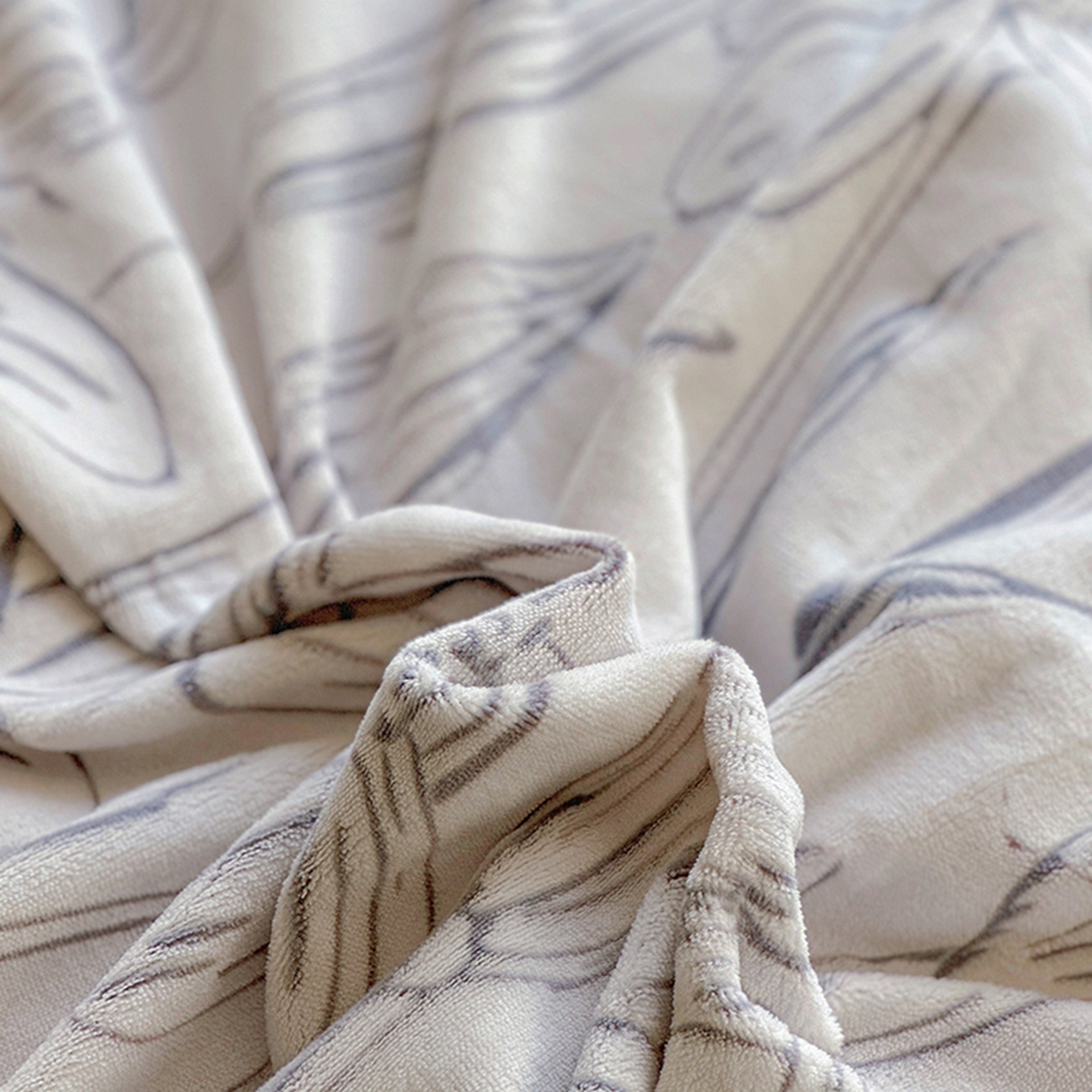 91家纺网 家纺一手货源 找家纺 昊川家纺 2025新款短毛绒牛奶绒立体雕花四件套 山谷百合-灰