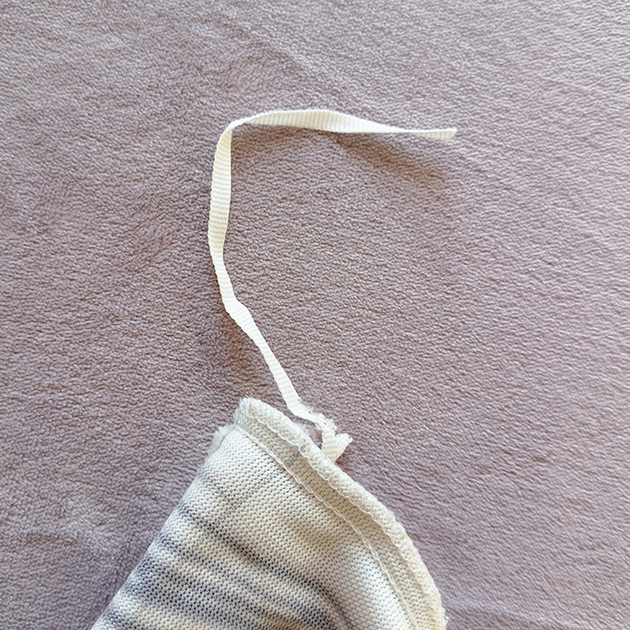 91家纺网 家纺一手货源 找家纺 昊川家纺 2025新款短毛绒牛奶绒立体雕花四件套 山谷百合-灰