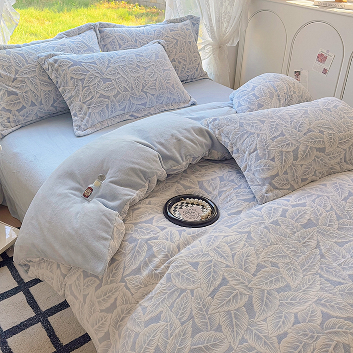 91家纺网 家纺一手货源 找家纺 昊川家纺 2025新款短毛绒牛奶绒立体雕花四件套 叶之恋-蓝