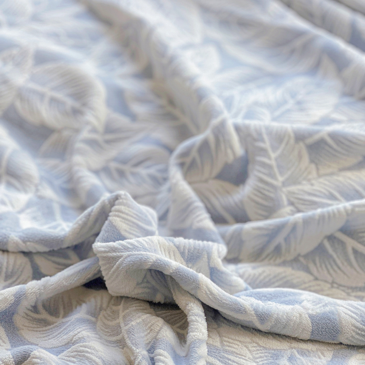 91家纺网 家纺一手货源 找家纺 昊川家纺 2025新款短毛绒牛奶绒立体雕花四件套 叶之恋-蓝