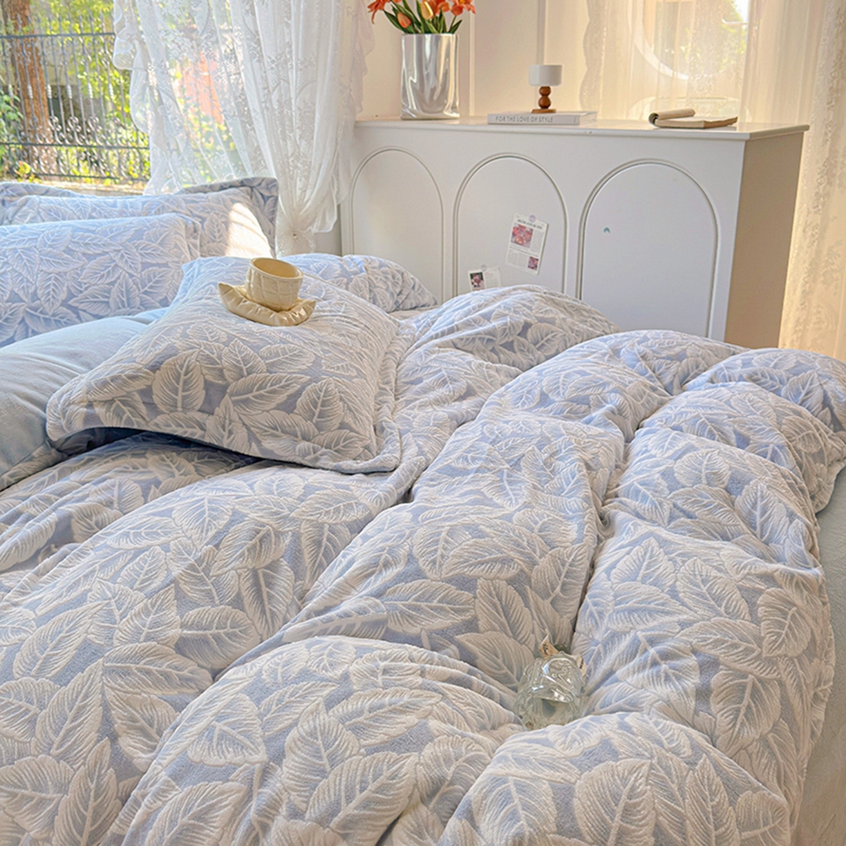 91家纺网 家纺一手货源 找家纺 昊川家纺 2025新款短毛绒牛奶绒立体雕花四件套 叶之恋-蓝