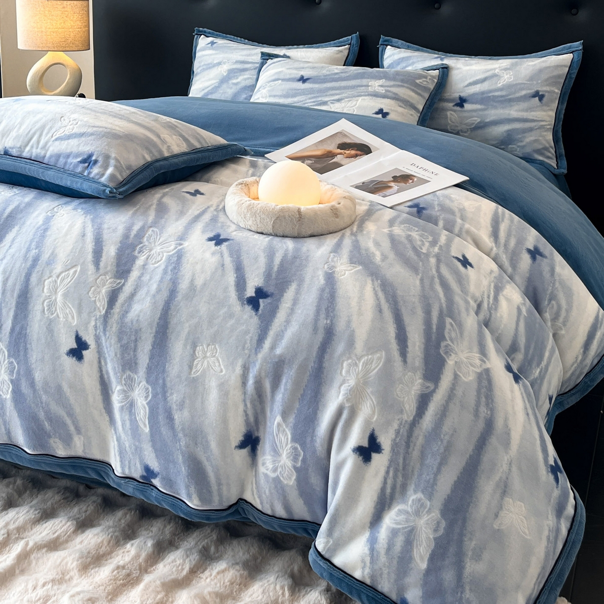 91家纺网 家纺一手货源 找家纺 金麦家纺 2025新款雕花牛奶绒工艺蝴蝶款四件套 幻蝶-蓝