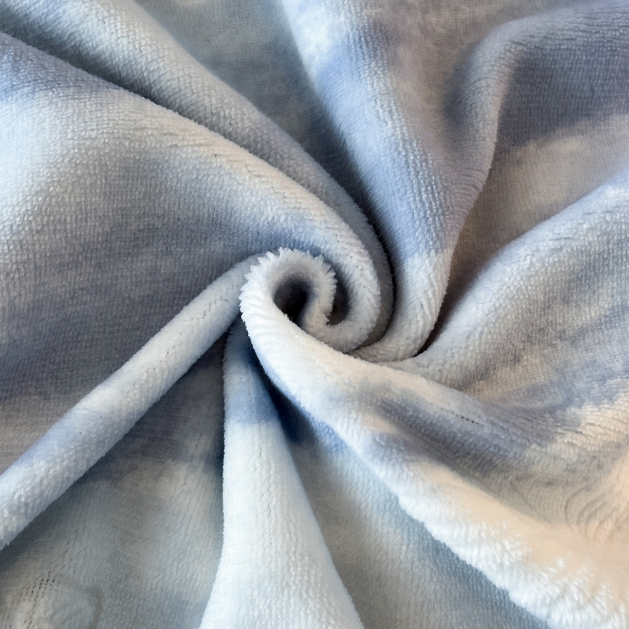 91家纺网 家纺一手货源 找家纺 金麦家纺 2025新款雕花牛奶绒工艺蝴蝶款四件套 幻蝶-蓝