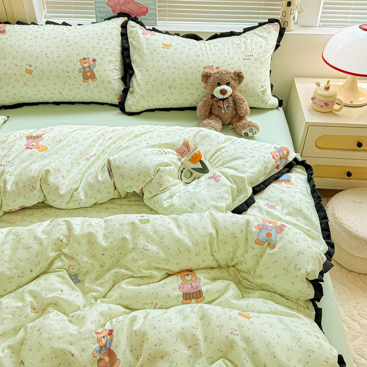 91家纺网 家纺一手货源 找家纺 喜颜 2025新款超柔水洗双层纱皱皱纱花边四件套 贝尔小熊