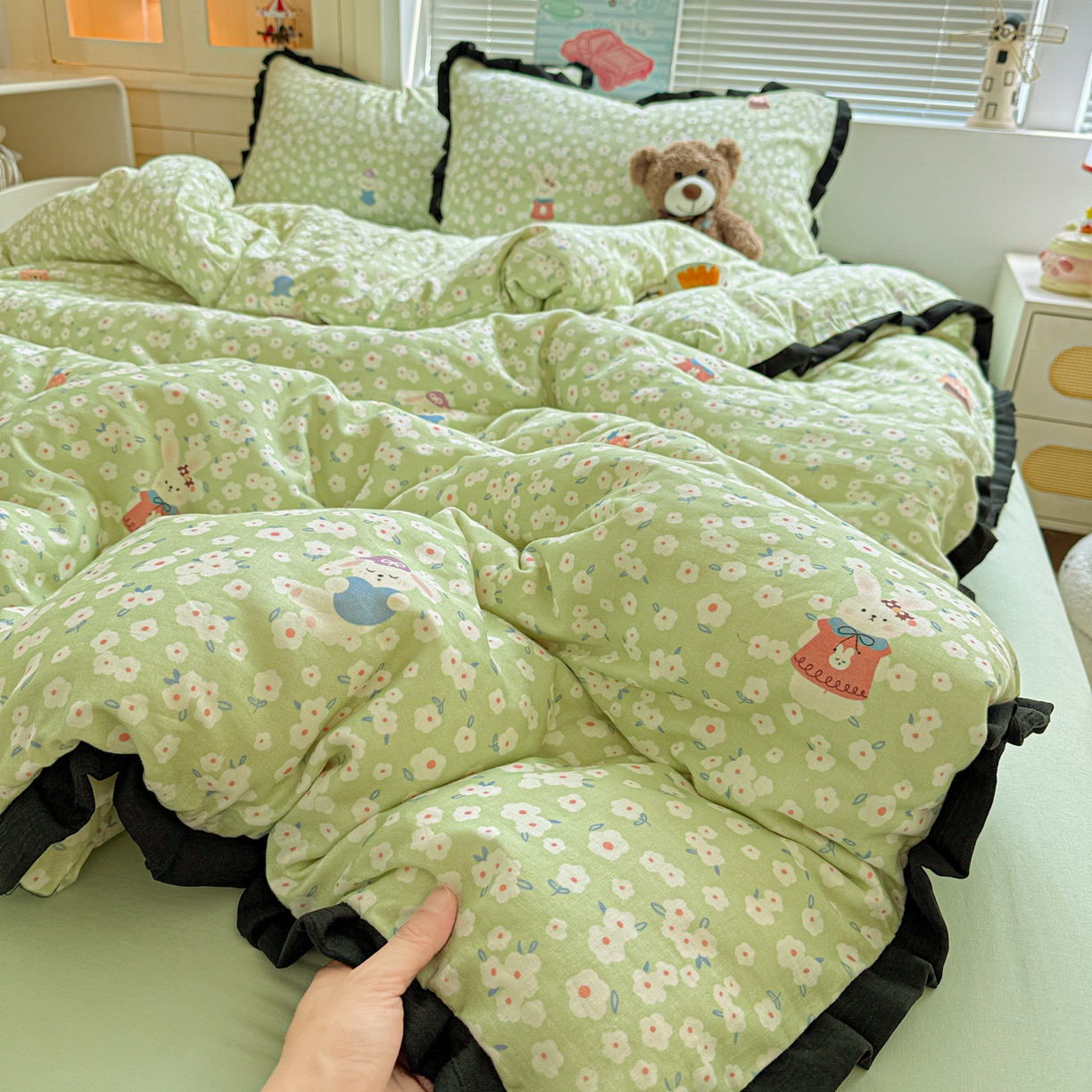 91家纺网 家纺一手货源 找家纺 喜颜 2025新款超柔水洗双层纱皱皱纱花边四件套 兔软软-绿