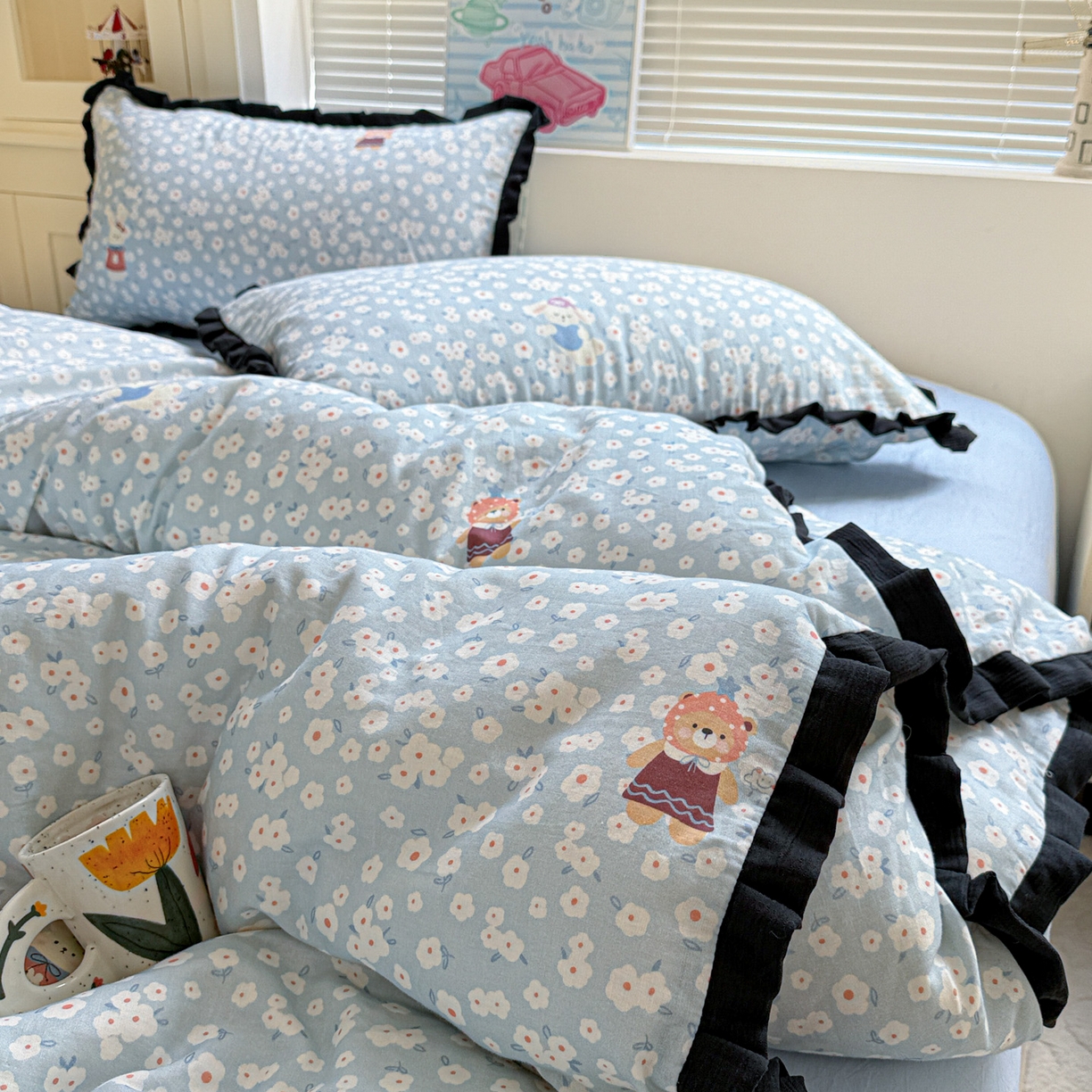 91家纺网 家纺一手货源 找家纺 喜颜 2025新款超柔水洗双层纱皱皱纱花边四件套 兔软软-蓝