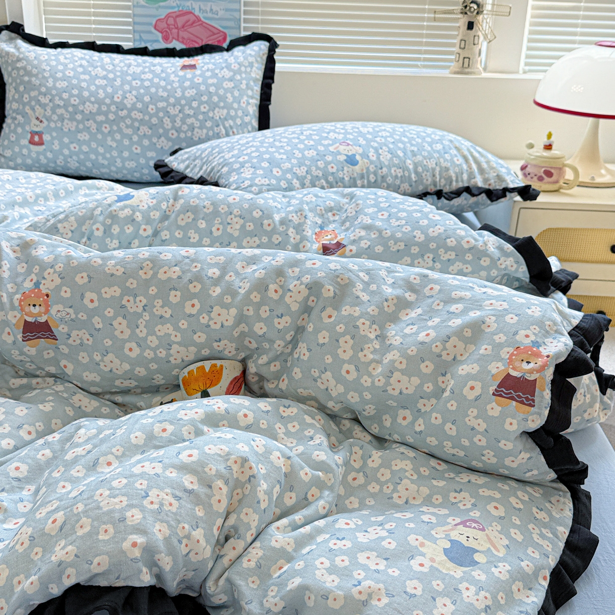 91家纺网 家纺一手货源 找家纺 喜颜 2025新款超柔水洗双层纱皱皱纱花边四件套 兔软软-蓝