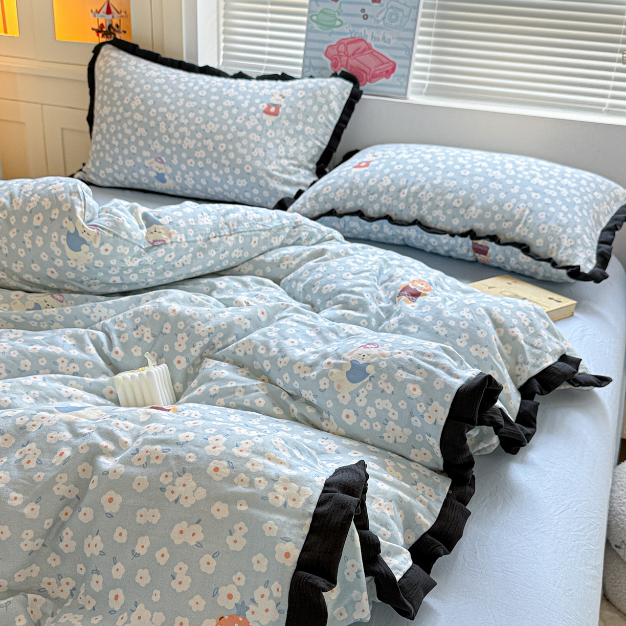 91家纺网 家纺一手货源 找家纺 喜颜 2025新款超柔水洗双层纱皱皱纱花边四件套 兔软软-蓝