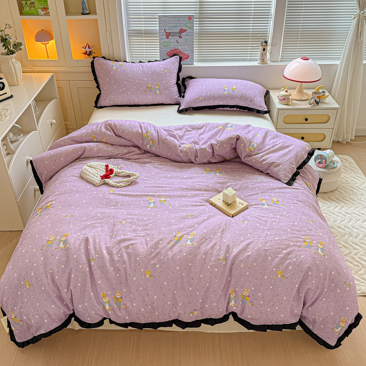 91家纺网 家纺一手货源 找家纺 喜颜 2025新款超柔水洗双层纱皱皱纱花边四件套 萌兔花园-紫