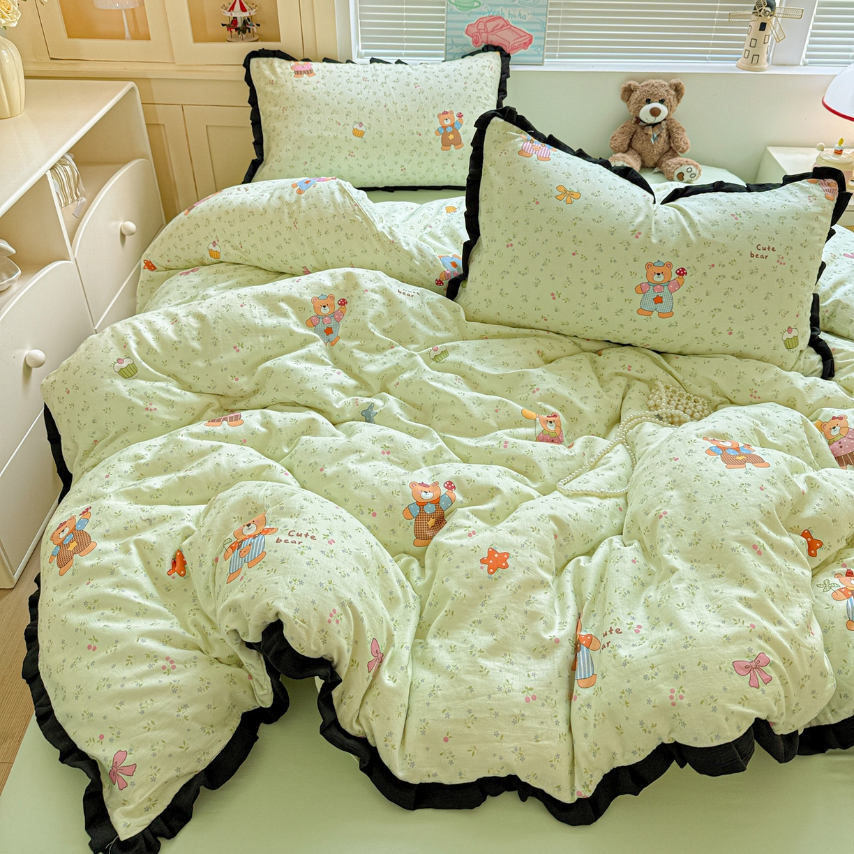 91家纺网 家纺一手货源 找家纺 喜颜 2025新款超柔水洗双层纱皱皱纱花边四件套 贝尔小熊