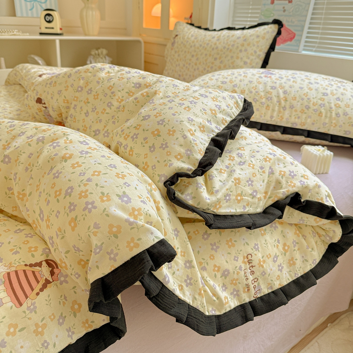 91家纺网 家纺一手货源 找家纺 喜颜 2025新款超柔水洗双层纱皱皱纱花边四件套 春日女孩