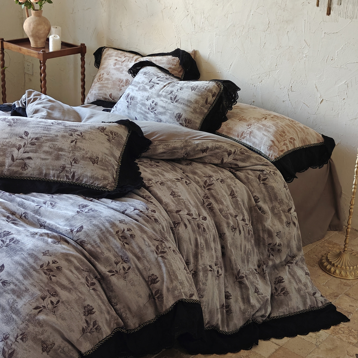 91家纺网 家纺一手货源 找家纺 淑女公社家纺 2025春夏新款全棉纯棉正版三丽鸥KT猫系列四件套 格子KT-蓝