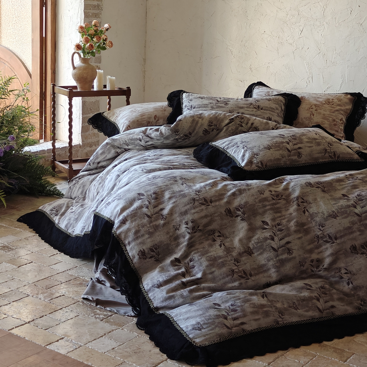 91家纺网 家纺一手货源 找家纺 淑女公社家纺 2025秋冬新款60支大提花全棉磨毛四件套-花语漫漫 花语漫漫-灰