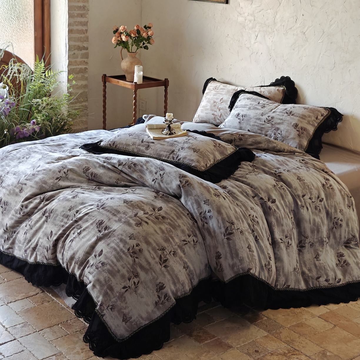 91家纺网 家纺一手货源 找家纺 淑女公社家纺 2025秋冬新款60支大提花全棉磨毛四件套-花语漫漫 花语漫漫-灰