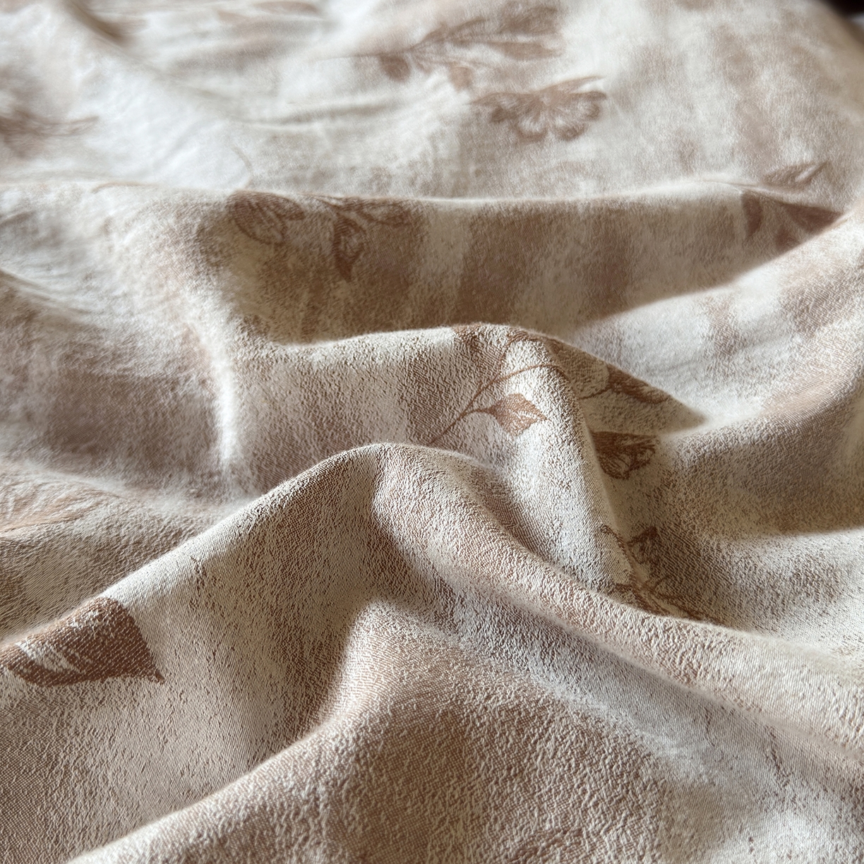 91家纺网 家纺一手货源 找家纺 淑女公社家纺 2025秋冬新款60支大提花全棉磨毛四件套-花语漫漫 花语漫漫-棕