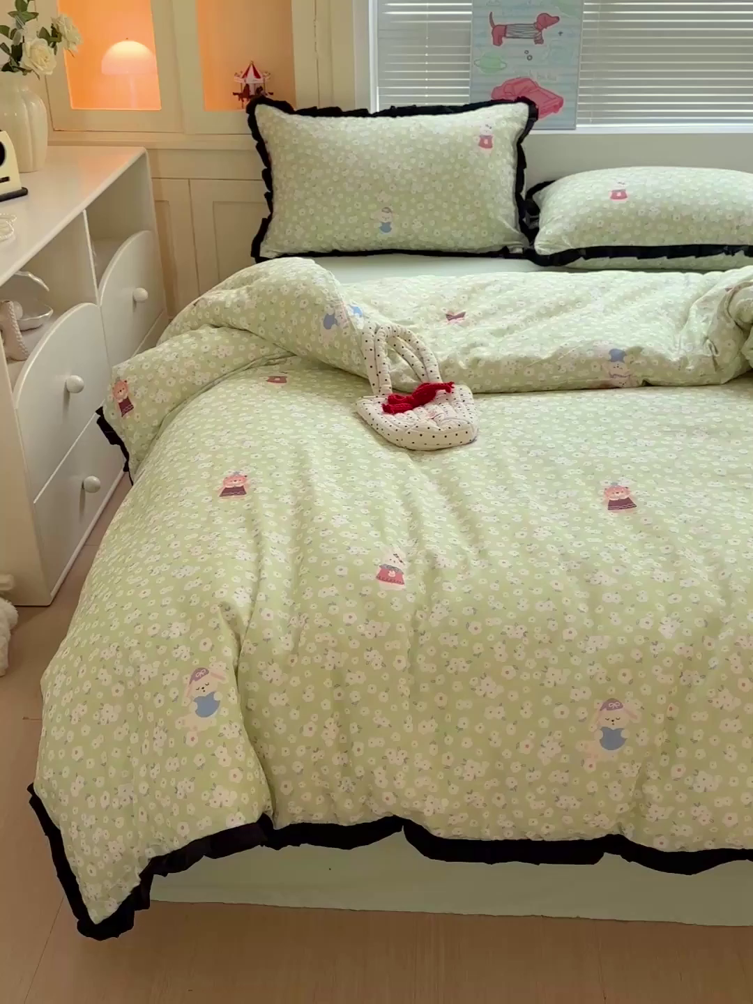 91家纺网 家纺一手货源 找家纺 喜颜 2025新款超柔水洗双层纱皱皱纱花边四件套 兔软软-绿