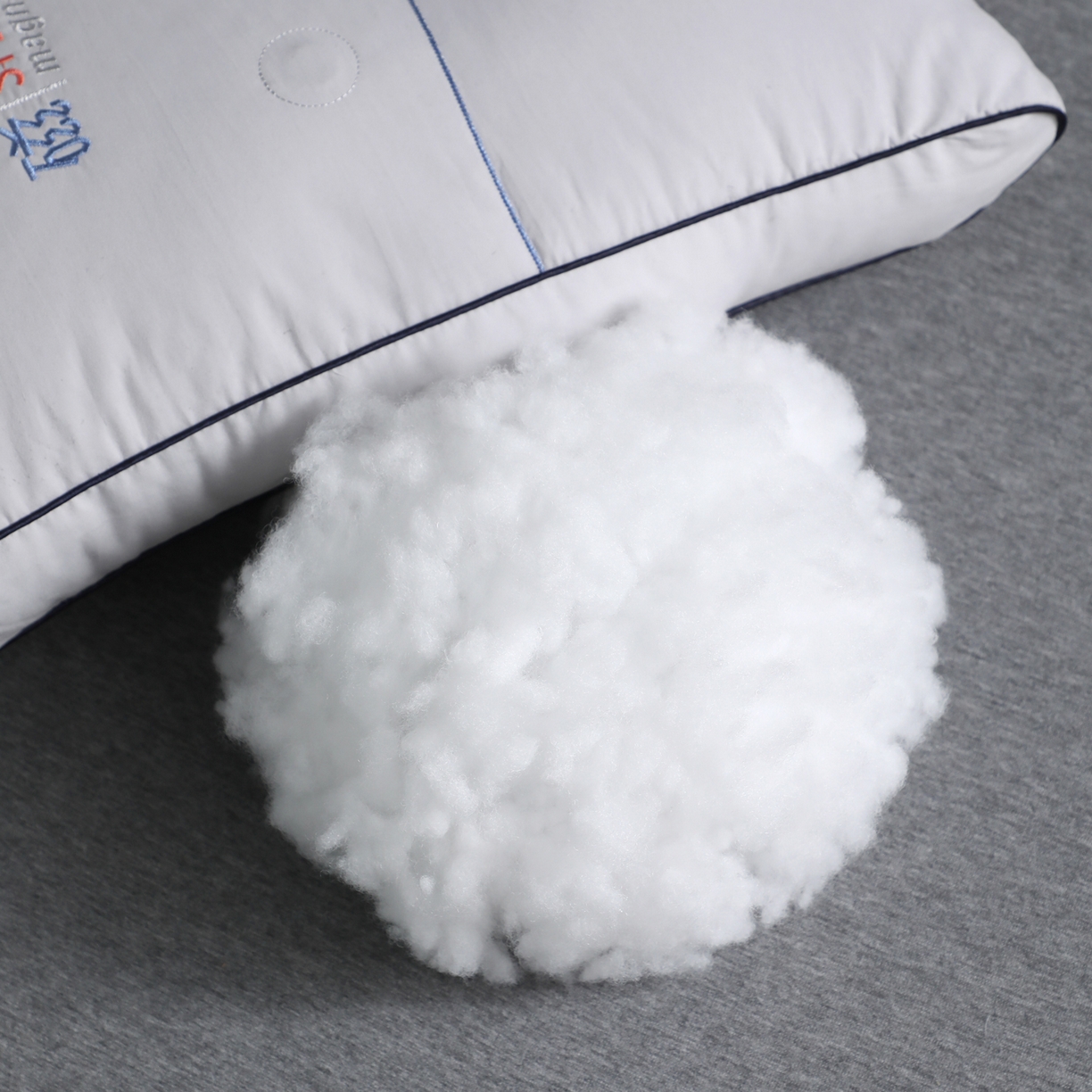 91家纺网 家纺一手货源 找家纺 大熊枕芯 2025新款磁石spa护颈定型枕成人枕头枕芯 灰色