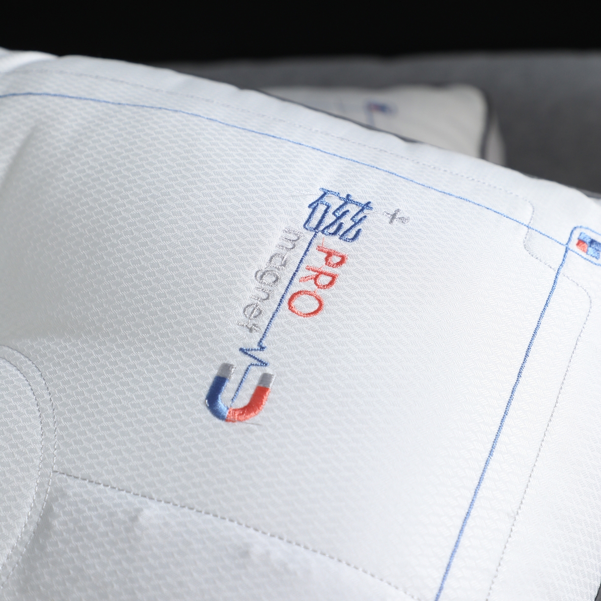 91家纺网 家纺一手货源 找家纺 （总）大熊枕芯 2025新款磁石spa护颈定型枕成人枕头枕芯