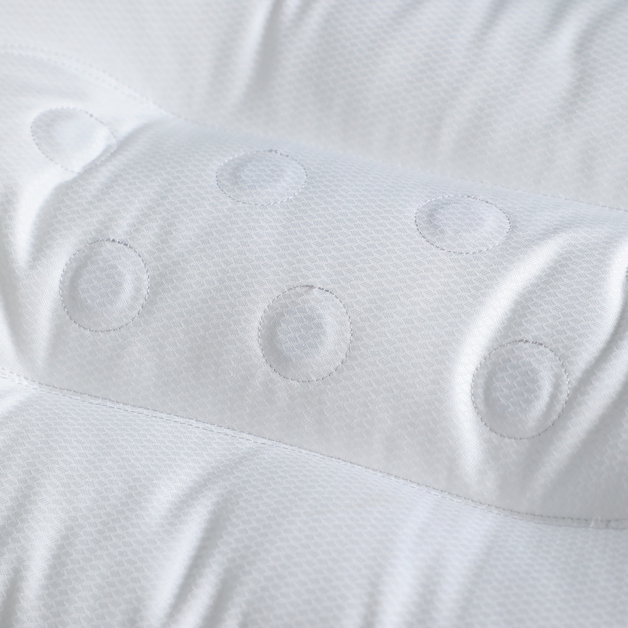 91家纺网 家纺一手货源 找家纺 大熊枕芯 2025新款磁石spa护颈定型枕成人枕头枕芯 白色