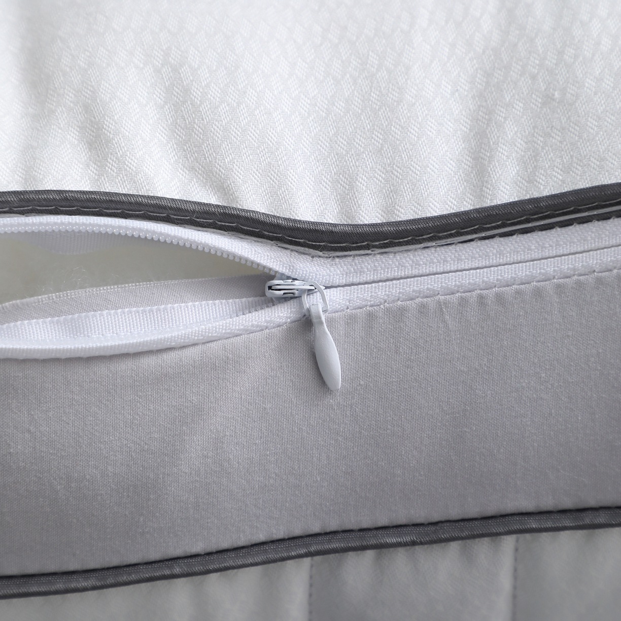 91家纺网 家纺一手货源 找家纺 大熊枕芯 2025新款磁石spa护颈定型枕成人枕头枕芯 白色