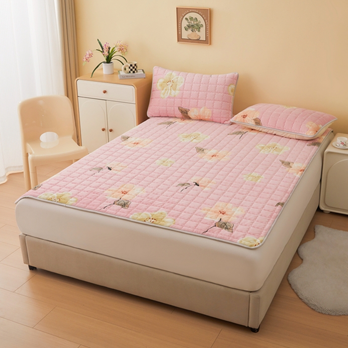 91家纺网 家纺一手货源 找家纺 （总）柏薇 2025新款全消光牛奶绒床垫可水洗机洗床护垫