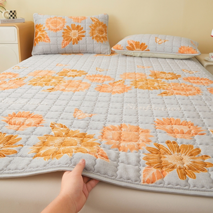 91家纺网 家纺一手货源 找家纺 柏薇 2025新款全消光牛奶绒床垫可水洗机洗床护垫 向日葵