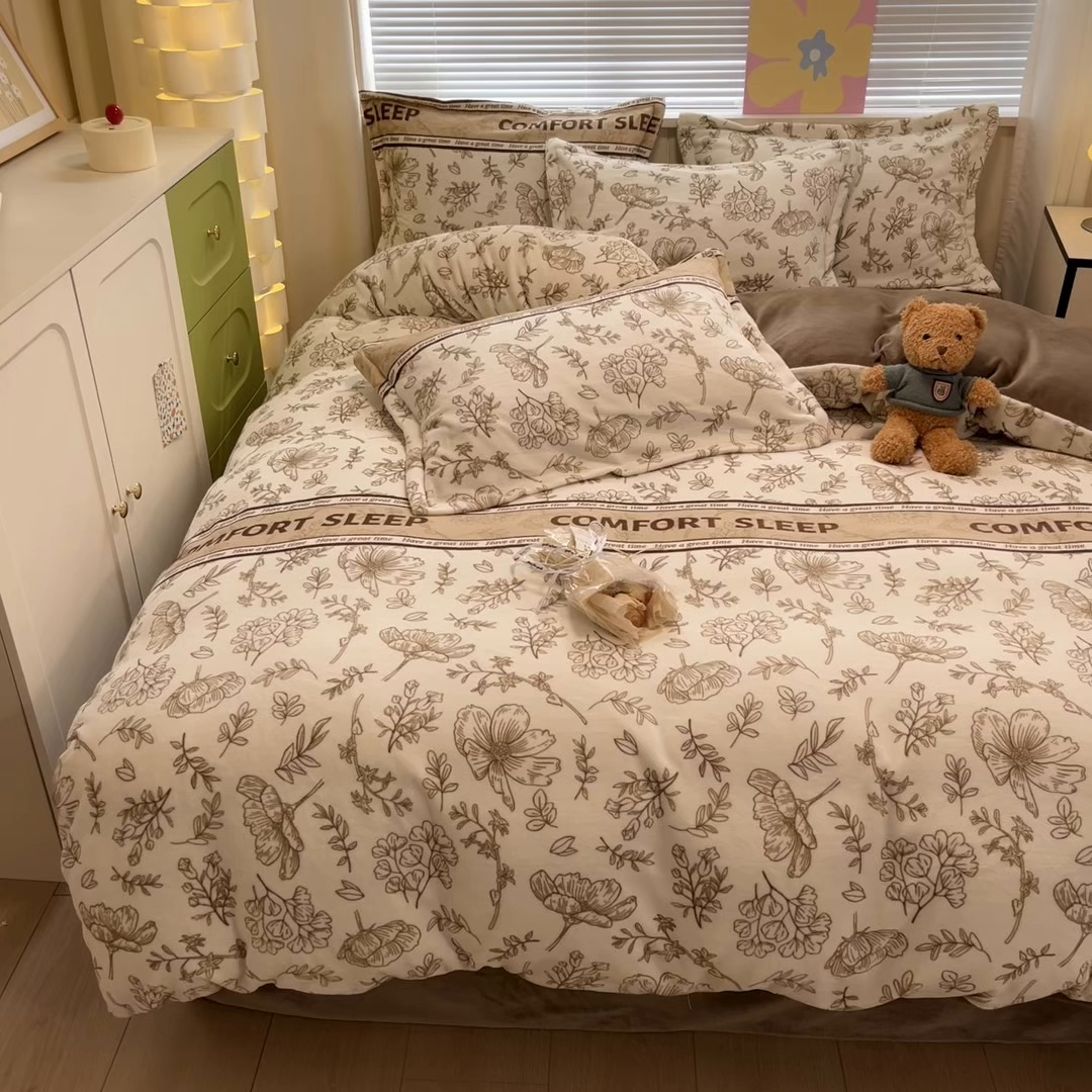 91家纺网 家纺一手货源 找家纺 （总）慕尚家纺 2025新款高克重田园花卉类加厚牛奶绒3.5kg四件套