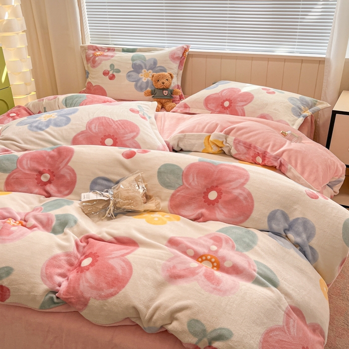 91家纺网 家纺一手货源 找家纺 慕尚家纺 2025新款高克重田园花卉类加厚牛奶绒3.5kg四件套 菲娜