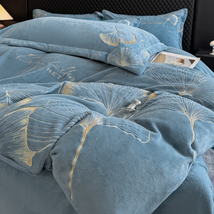 91家纺网 家纺一手货源 找家纺 金牛座家纺 2025新款金牛座加厚轻奢牛奶绒刺绣四件套 杏福美满-宝蓝