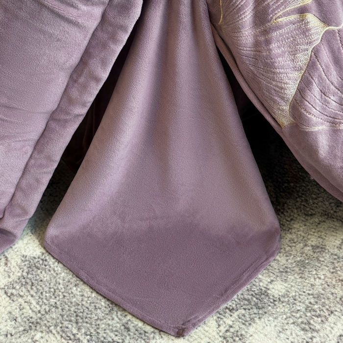 91家纺网 家纺一手货源 找家纺 金牛座家纺 2025新款金牛座加厚轻奢牛奶绒刺绣四件套 杏福美满-暗紫