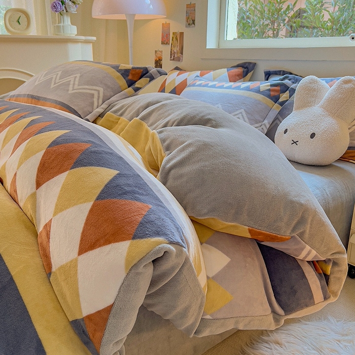 91家纺网 家纺一手货源 找家纺 慕尚家纺 2025新款高克重田园花卉类加厚牛奶绒3.5kg四件套 古雅