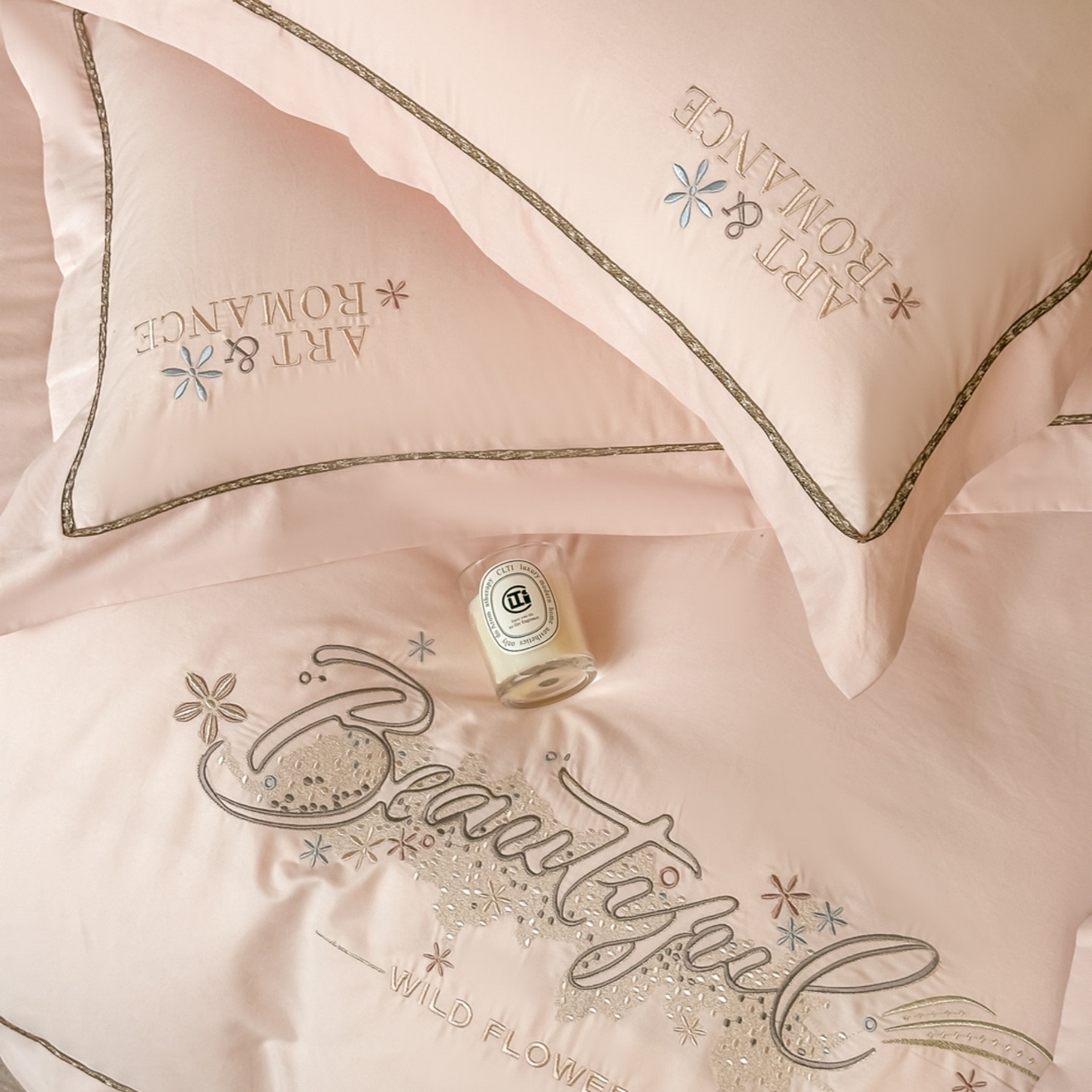 91家纺网 家纺一手货源 找家纺 曲之慕 2025新款高端全棉纯棉长绒棉磨毛刺绣四件套【高端礼盒】 玫瑰杏