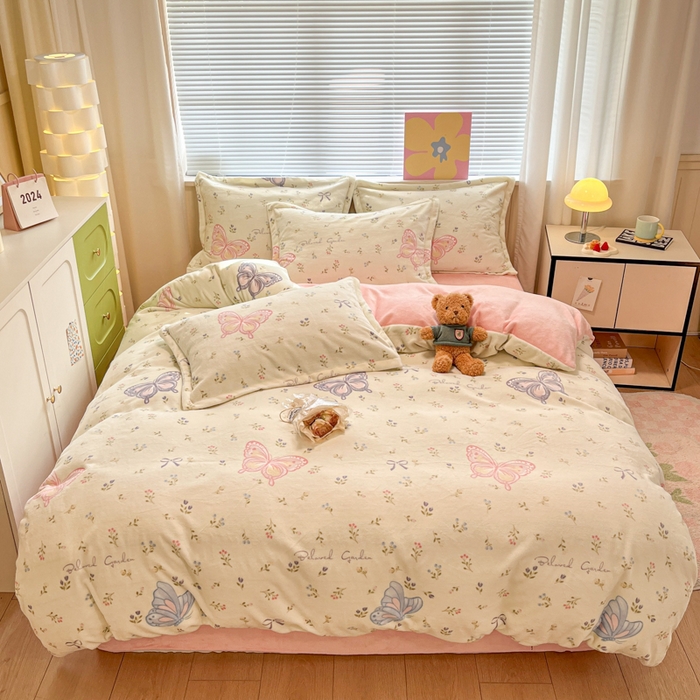 91家纺网 家纺一手货源 找家纺 慕尚家纺 2025新款高克重田园花卉类加厚牛奶绒3.5kg四件套 蝴蝶花